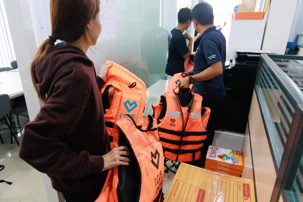 life-jacket-love-andaman-hatyai